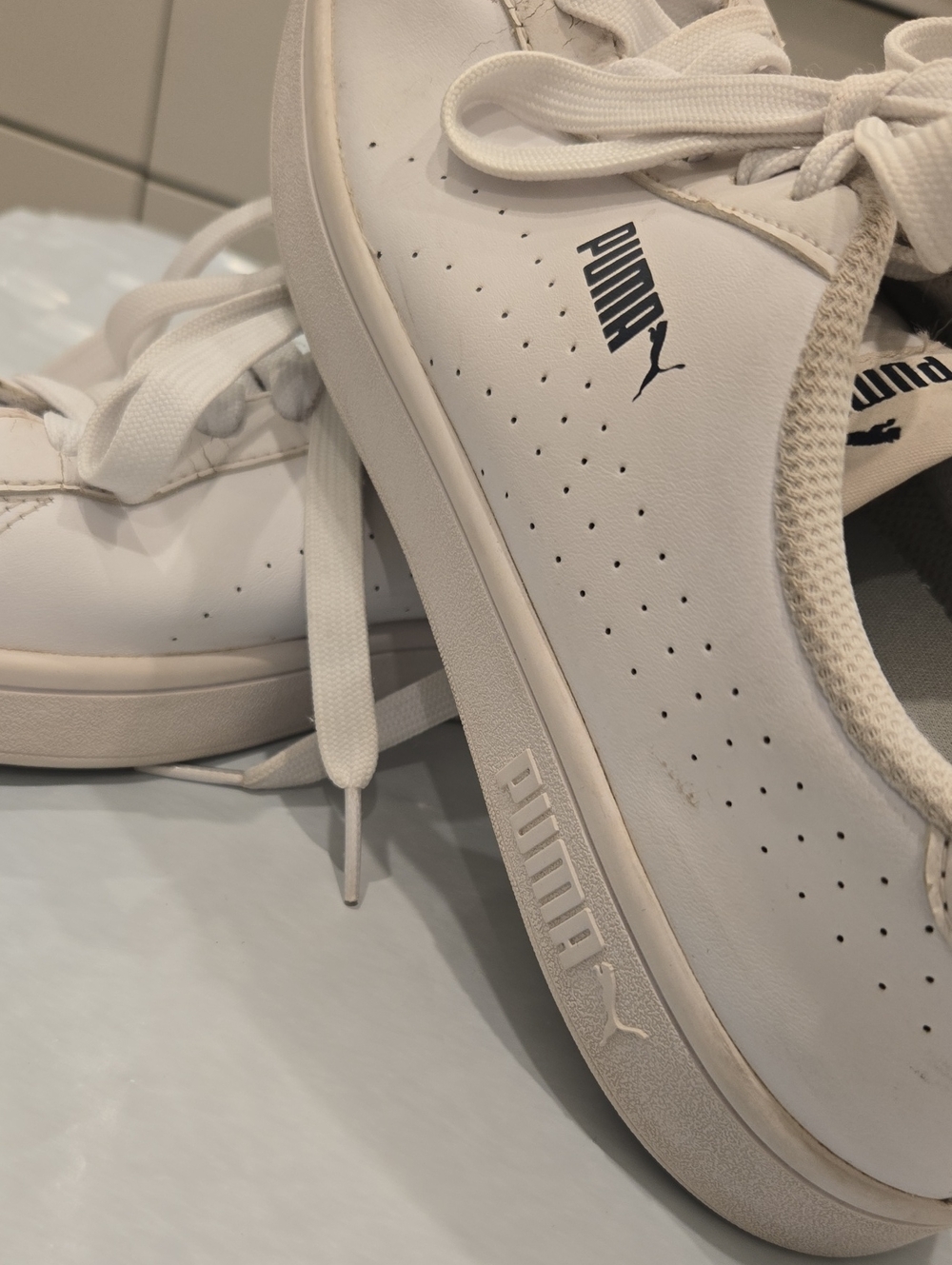 Puma White Low-Top Sneakers,retro, Logo and Perforated Sides, 8.5 US Size. 0133.